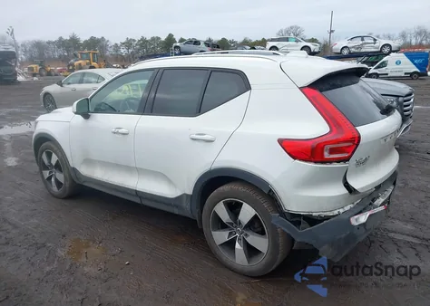 2020 Volvo Xc40 T5 Momentum z USA, uszkodzony, nr VIN YV4162UK2L2174880
